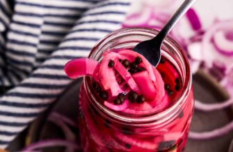 Make Pickled Crimson Onions